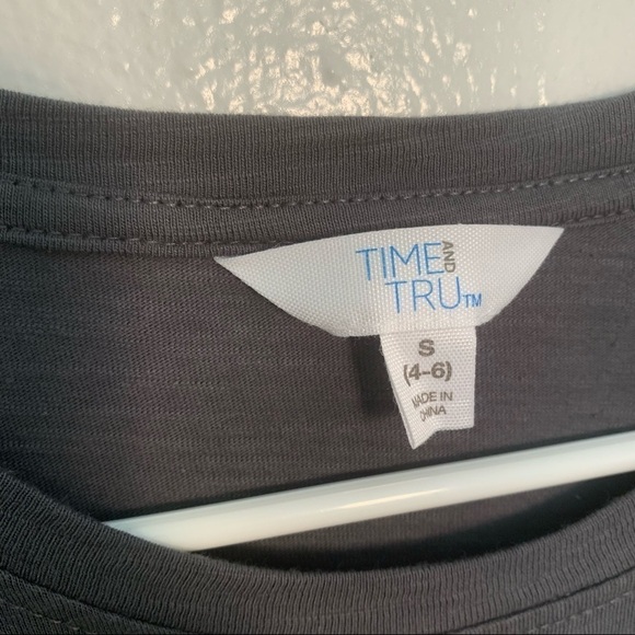 Time and Tru Short Sleeve Graphic T-Shirt - Picture 10 of 13